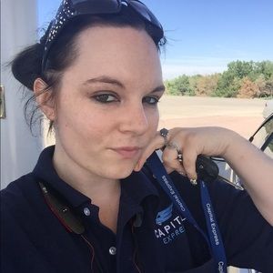 Meet your Posher, Kayla